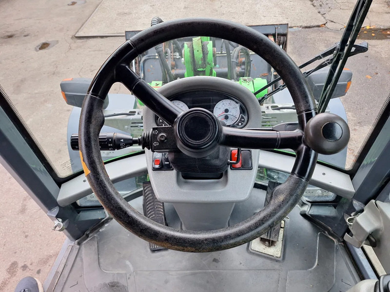 Utovarivač točkaš Yanmar V80: slika 17