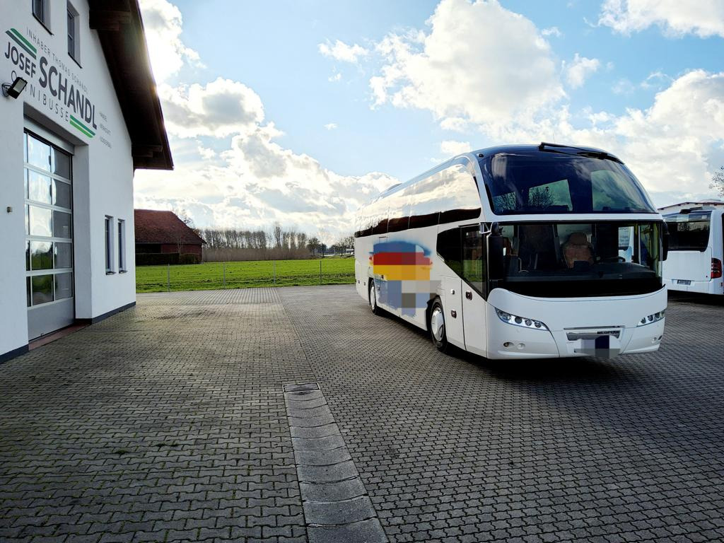 Neoplan Cityliner P14 6 gang manuell / WC / TÜV - Turistički autobus: slika 2 Neoplan Cityliner P14 6 gang manuell / WC / TÜV - Turistički autobus: slika 2