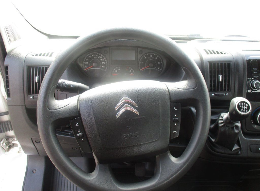 Dostavno vozilo s ravnom platformom Citroën Jumper 2,0 BlueHDi: slika 14 Dostavno vozilo s ravnom platformom Citroën Jumper 2,0 BlueHDi: slika 14