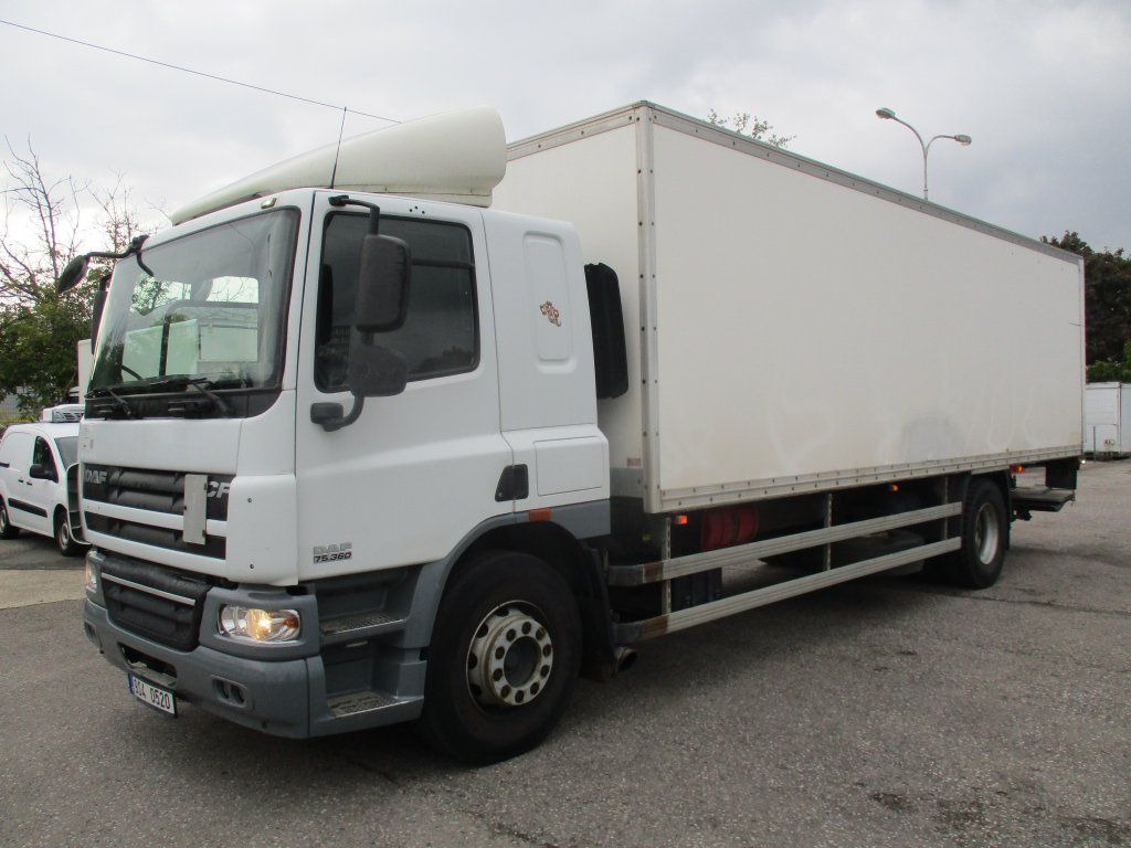 DAF CF 75.310 - Kamion sa zatvorenim sandukom: slika 1 DAF CF 75.310 - Kamion sa zatvorenim sandukom: slika 1