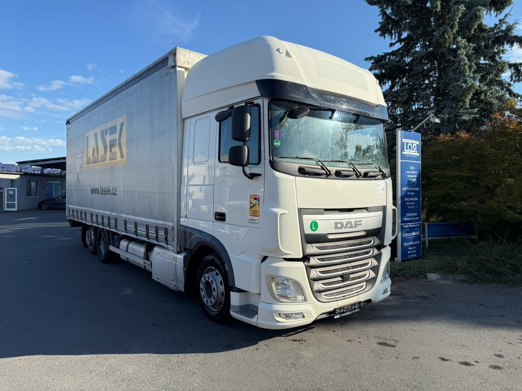 DAF XF440 EURO 6 6x2 - Kamion sa ceradom: slika 2 DAF XF440 EURO 6 6x2 - Kamion sa ceradom: slika 2