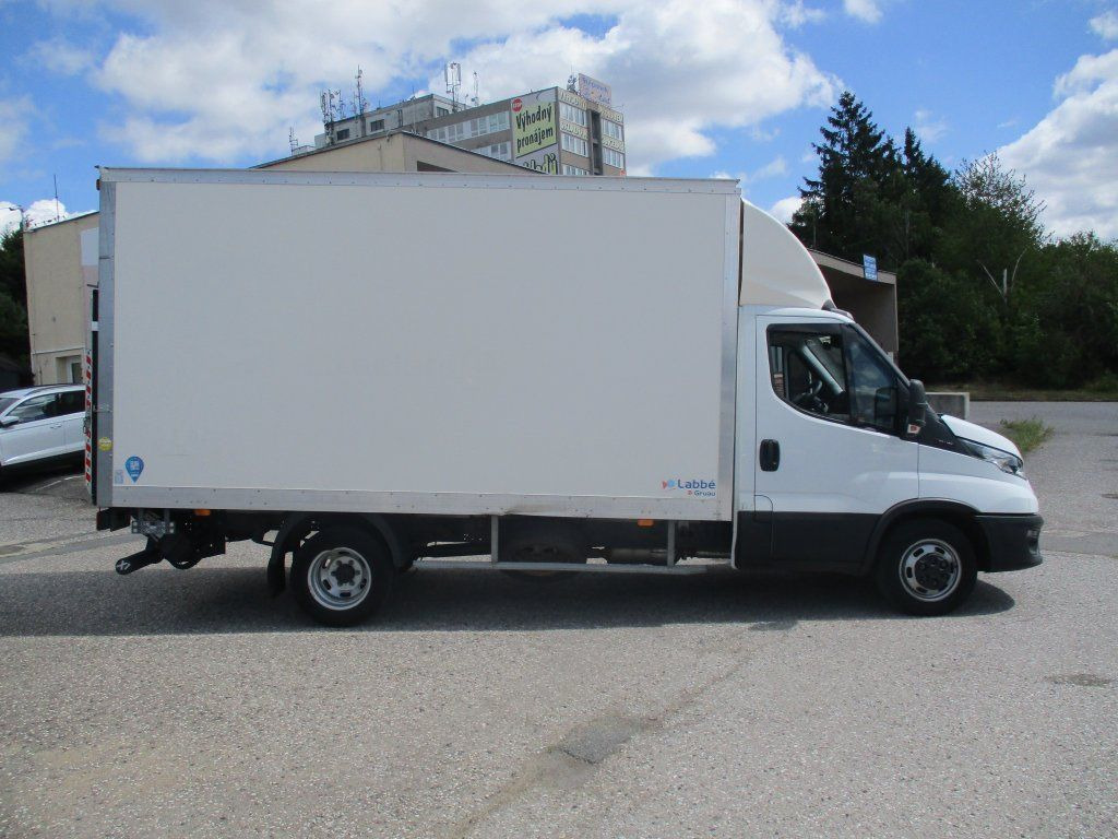 Iveco 35C16 Daily 3,0l - Dostavno vozilo sa zatvorenim sandukom: slika 4 Iveco 35C16 Daily 3,0l - Dostavno vozilo sa zatvorenim sandukom: slika 4