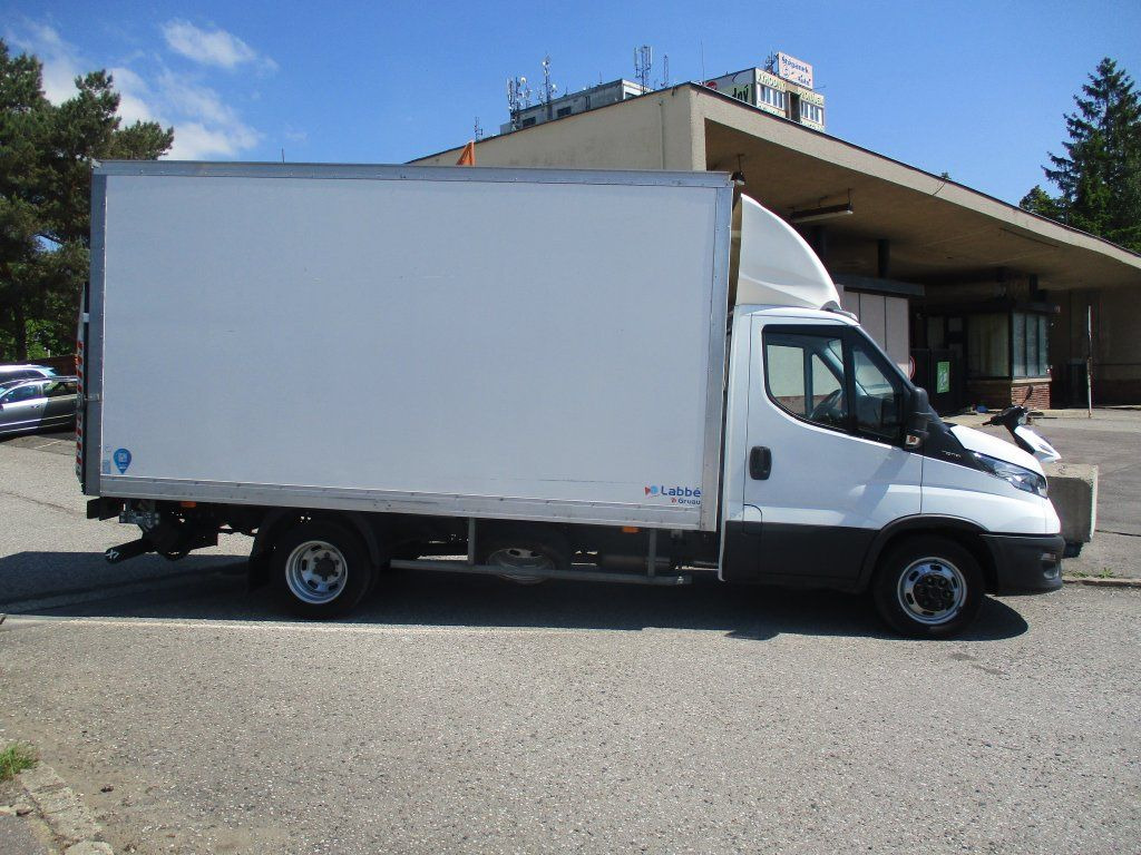 Iveco Daily 35C16 3.0 - Dostavno vozilo sa zatvorenim sandukom: slika 4 Iveco Daily 35C16 3.0 - Dostavno vozilo sa zatvorenim sandukom: slika 4