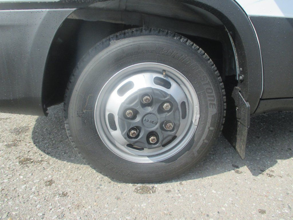 Dostavno vozilo sa zatvorenim sandukom Iveco Daily 35C16: slika 12 Dostavno vozilo sa zatvorenim sandukom Iveco Daily 35C16: slika 12