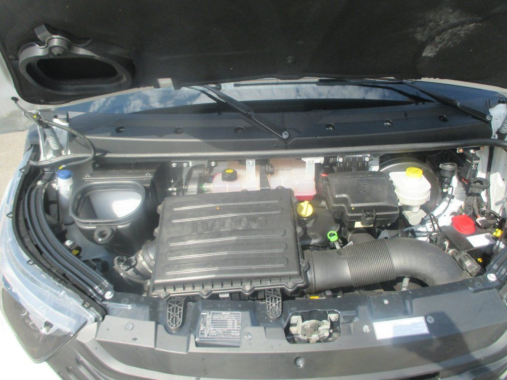 Dostavno vozilo sa zatvorenim sandukom Iveco Daily 35C16: slika 19 Dostavno vozilo sa zatvorenim sandukom Iveco Daily 35C16: slika 19