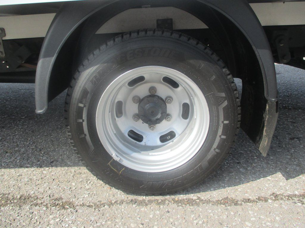 Dostavno vozilo sa zatvorenim sandukom Iveco Daily 35C16: slika 13 Dostavno vozilo sa zatvorenim sandukom Iveco Daily 35C16: slika 13