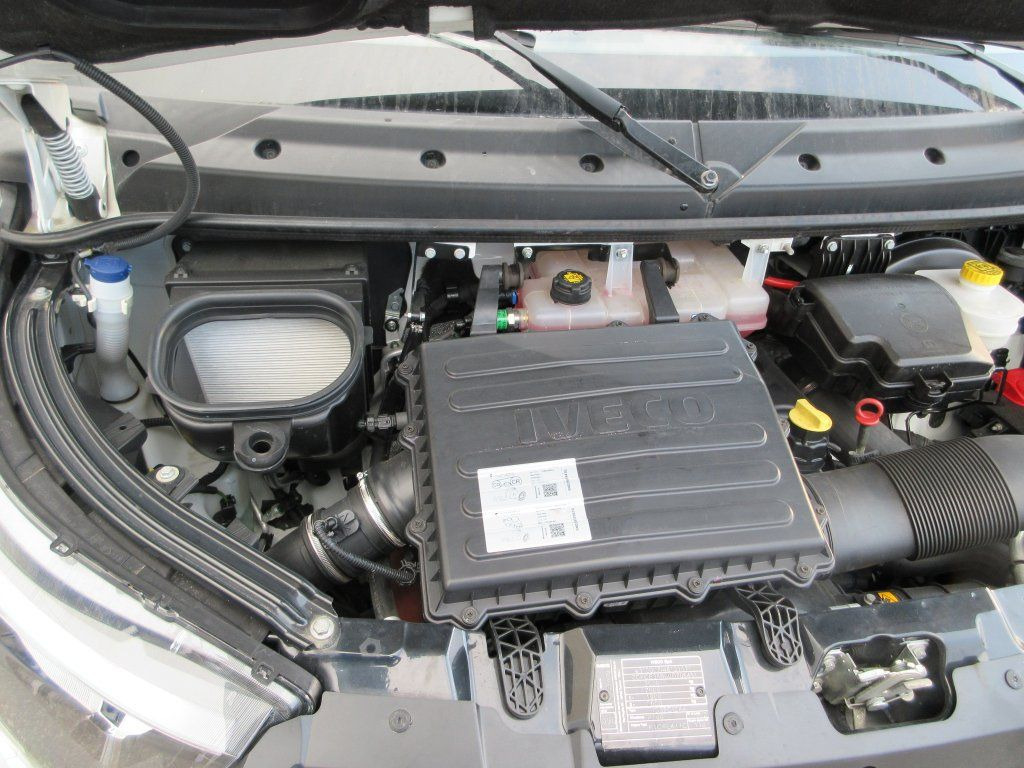 Dostavno vozilo sa zatvorenim sandukom Iveco Daily 35C16 Iveco Daily 35C16: slika 16 Dostavno vozilo sa zatvorenim sandukom Iveco Daily 35C16 Iveco Daily 35C16: slika 16