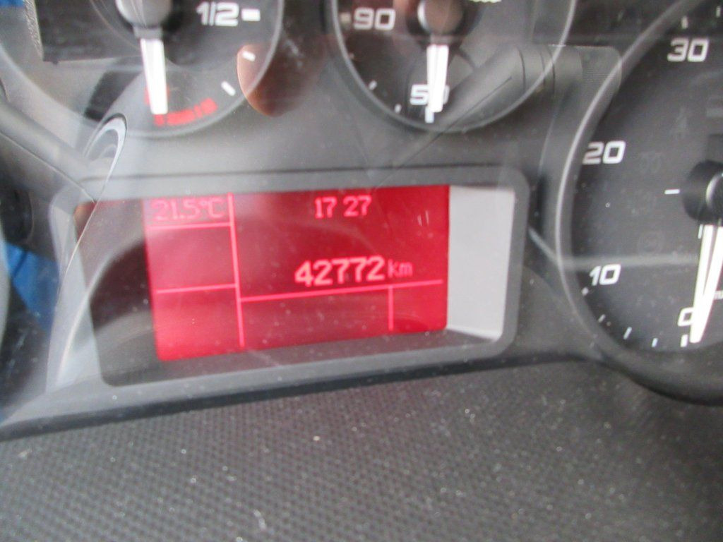 Dostavno vozilo sa zatvorenim sandukom Iveco Daily 35C16 Iveco Daily 35C16: slika 13 Dostavno vozilo sa zatvorenim sandukom Iveco Daily 35C16 Iveco Daily 35C16: slika 13