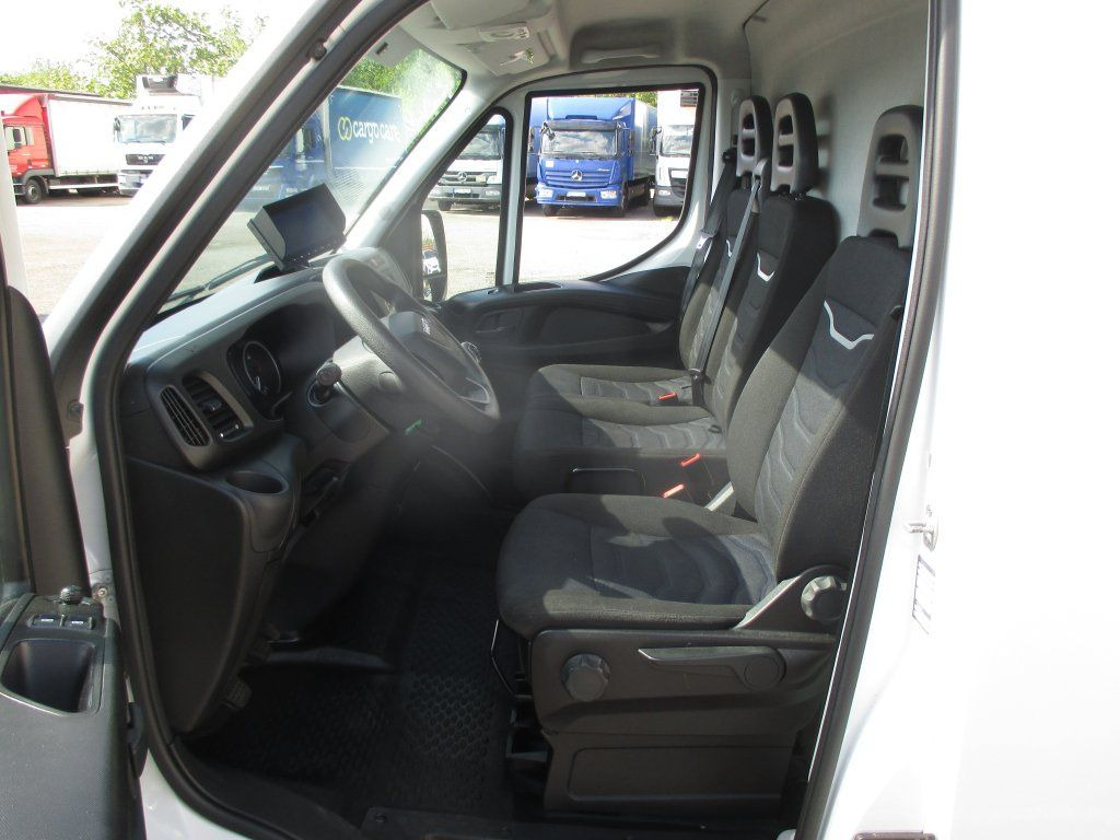 Furgon Iveco Daily 35S16: slika 11
