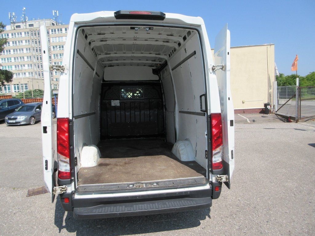 Iveco Daily 35S16 - Furgon: slika 4 Iveco Daily 35S16 - Furgon: slika 4