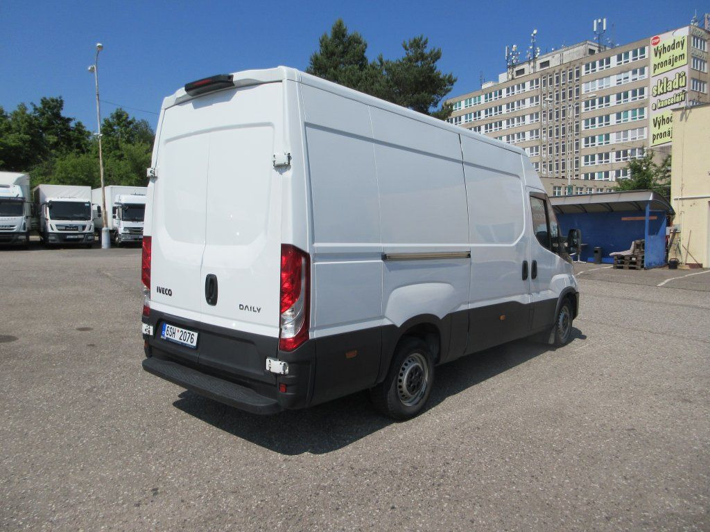 Iveco Daily 35S16 - Furgon: slika 3 Iveco Daily 35S16 - Furgon: slika 3