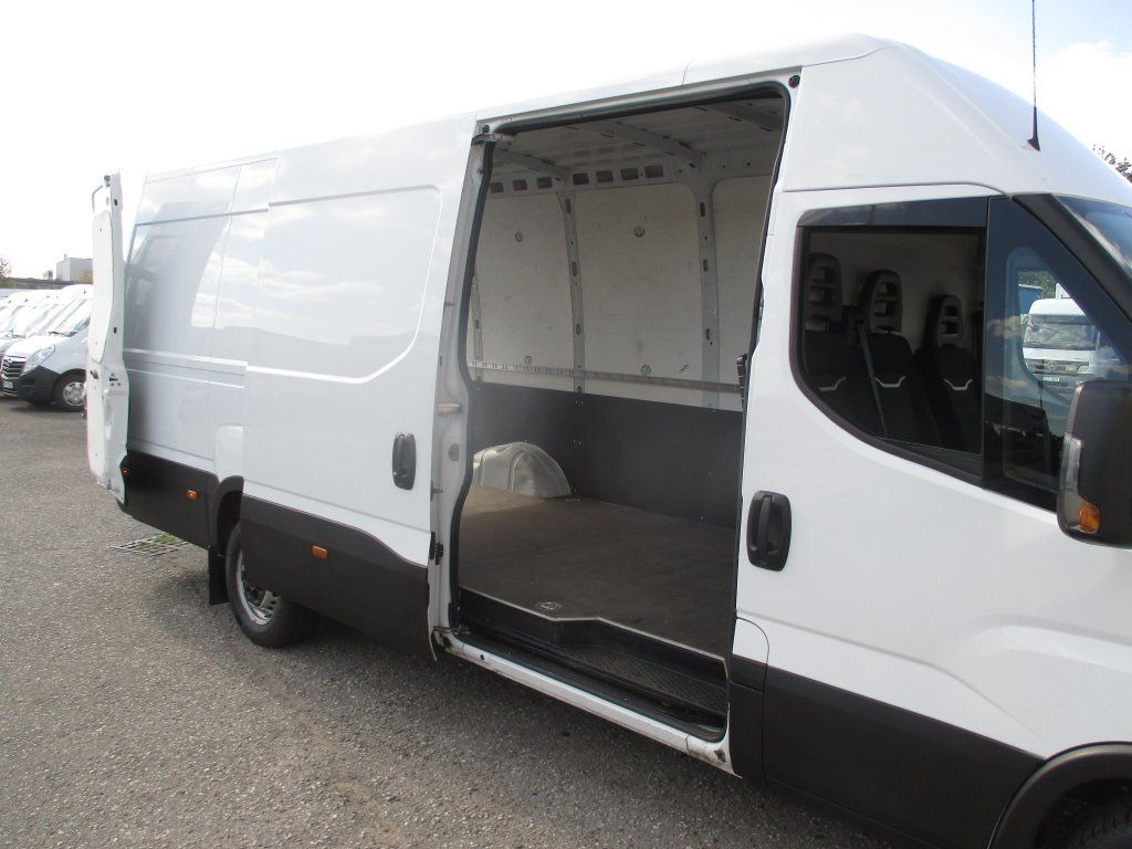 Furgon Iveco Daily 35S16: slika 7