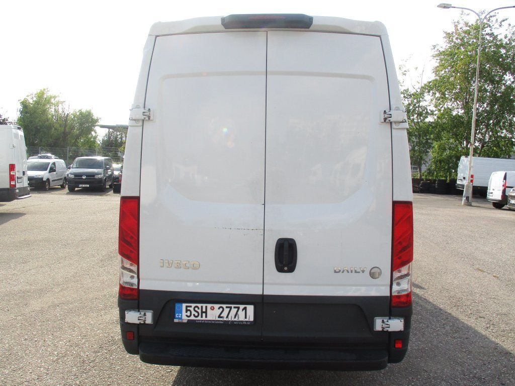 Iveco Daily 35S16 - Furgon: slika 5 Iveco Daily 35S16 - Furgon: slika 5