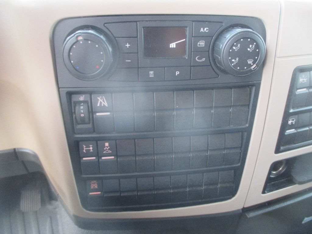 Kamion sa ceradom MAN TGL 12.250: slika 16