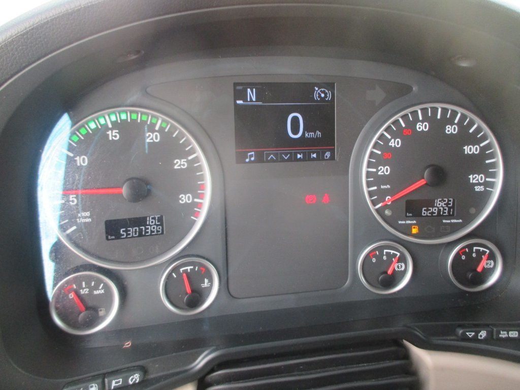 Kamion sa ceradom MAN TGL 12.250: slika 13