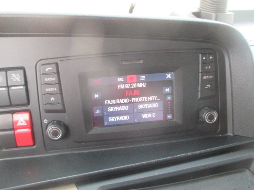 Kamion sa ceradom MAN TGL 12.250: slika 15