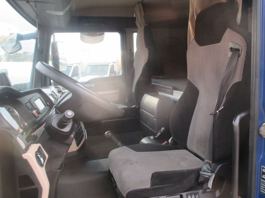 Kamion sa ceradom MAN TGL 12.250: slika 11