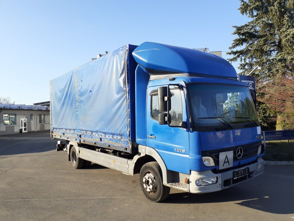 Mercedes-Benz 1018 Atego EURO 3 - Kamion sa ceradom: slika 2 Mercedes-Benz 1018 Atego EURO 3 - Kamion sa ceradom: slika 2