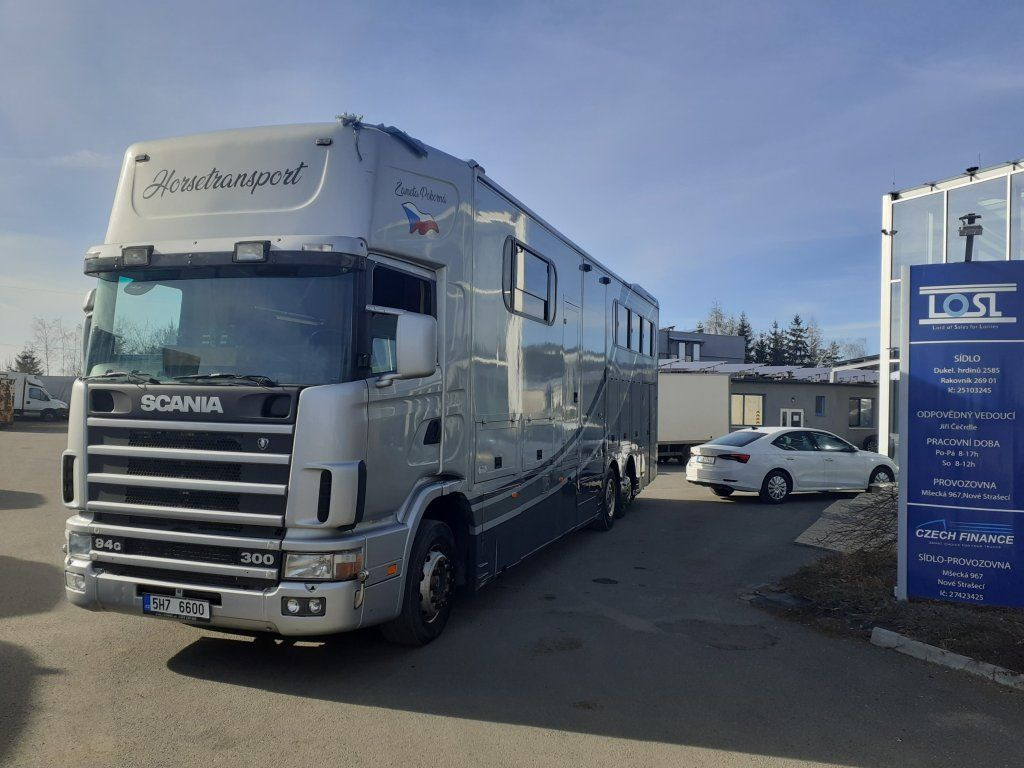 Scania 94G 300 Pferd/Horse-transport (M1 Zulassung) 6x2 - Kamion za prevoz konja: slika 1 Scania 94G 300 Pferd/Horse-transport (M1 Zulassung) 6x2 - Kamion za prevoz konja: slika 1
