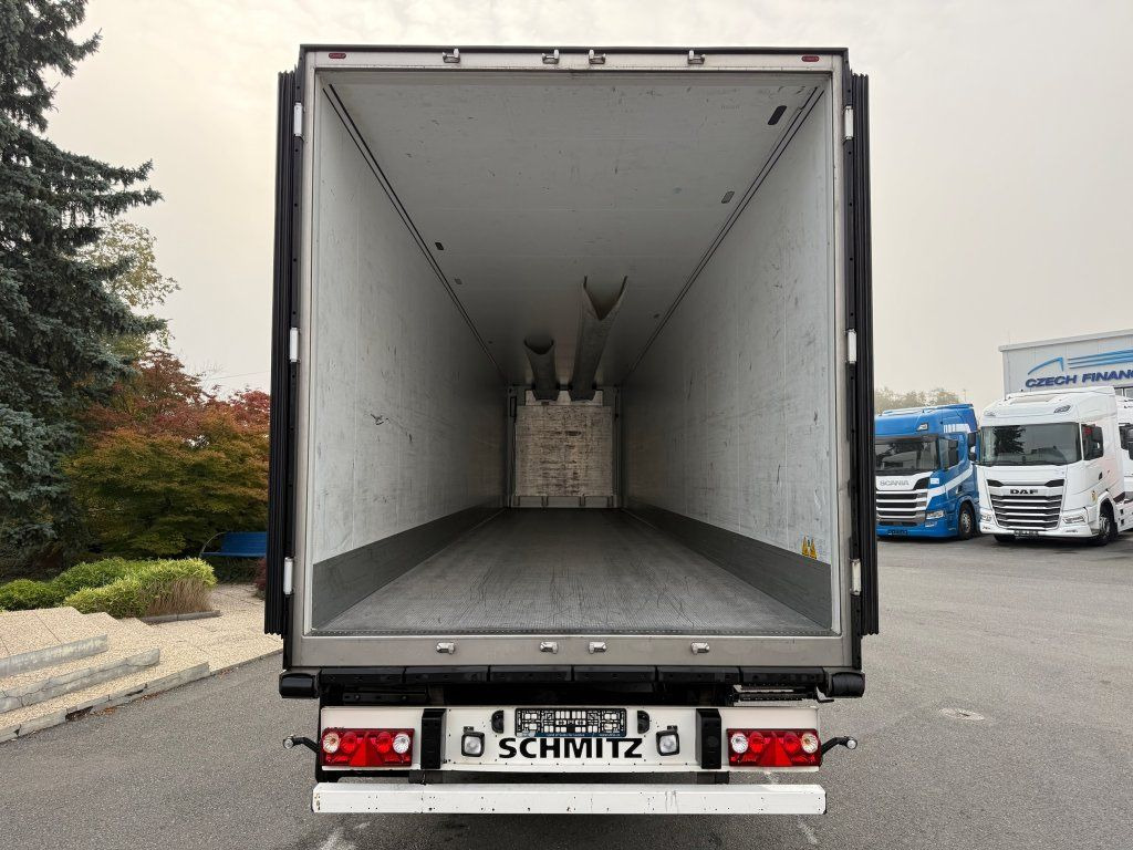 Poluprikolica sa zatvorenim sandukom Schmitz Cargobull SKO24 Carrier Vector 1550: slika 15