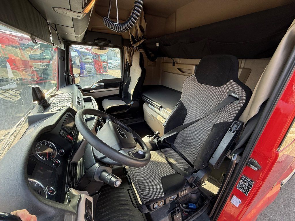 Tegljač MAN TGX18.510 XLX EURO 6 MEGAlowdeck: slika 14