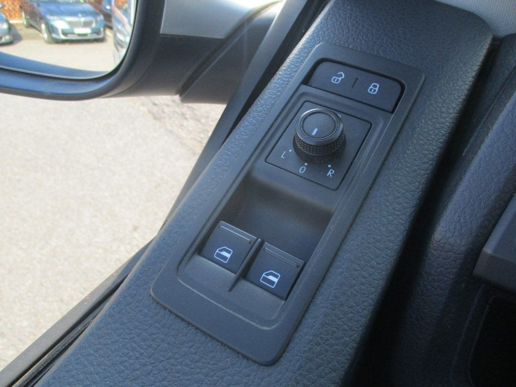 Putnički kombi Volkswagen T6 2.0 TDI,Navi,DSG: slika 11