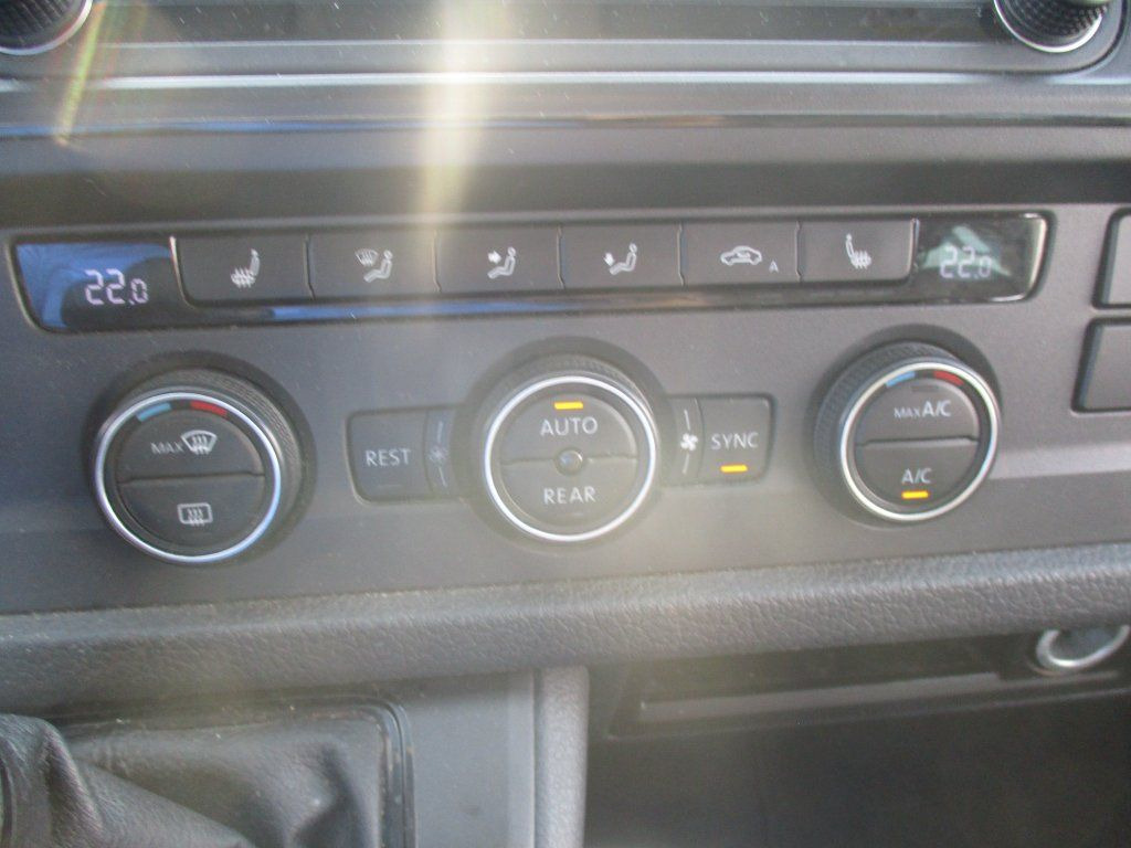 Putnički kombi Volkswagen T6 2.0 TDI,Navi,DSG: slika 14