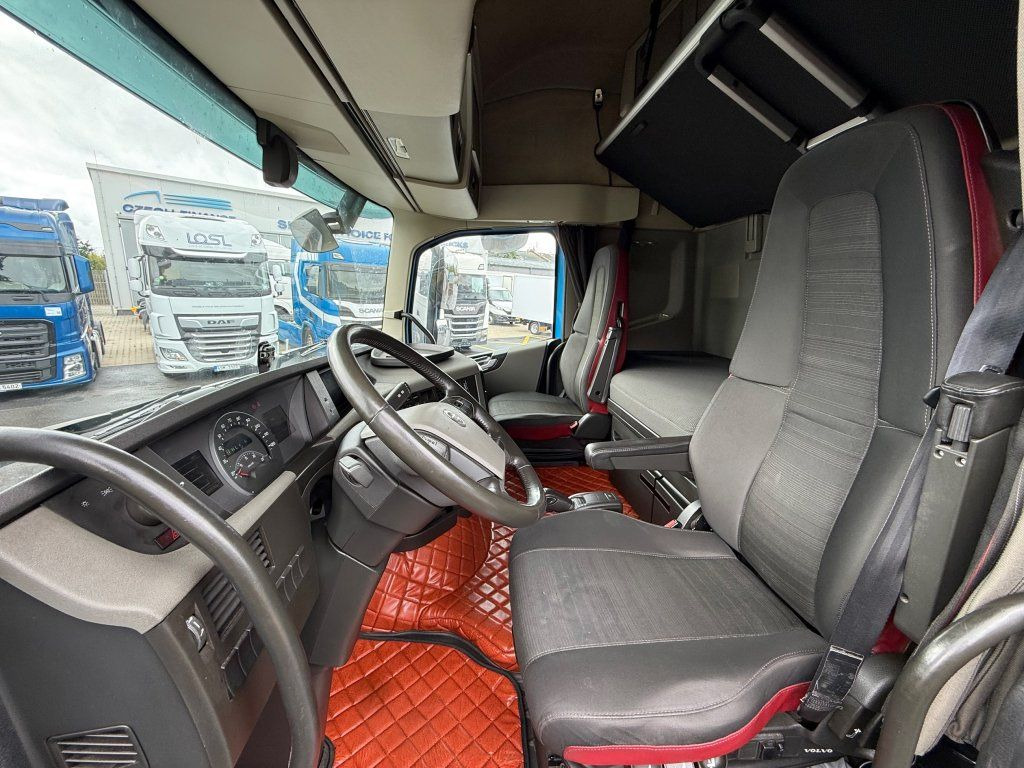 Kamion sa ceradom Volvo FH500 6x2 Euro 6 + Schmitz: slika 11