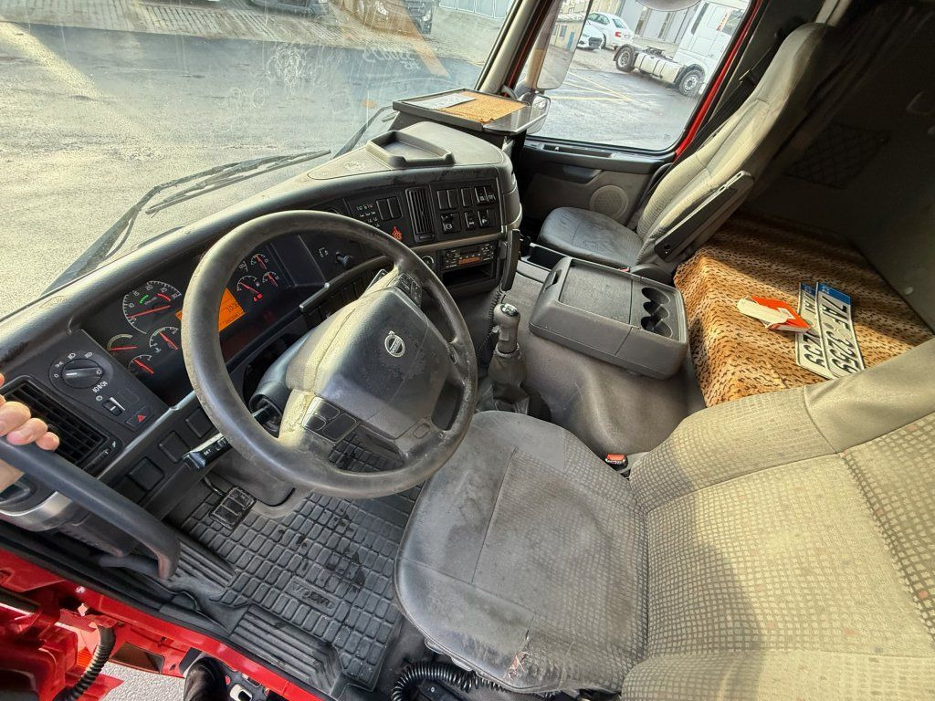 Kamion sa ceradom Volvo FM260 EURO 3: slika 14