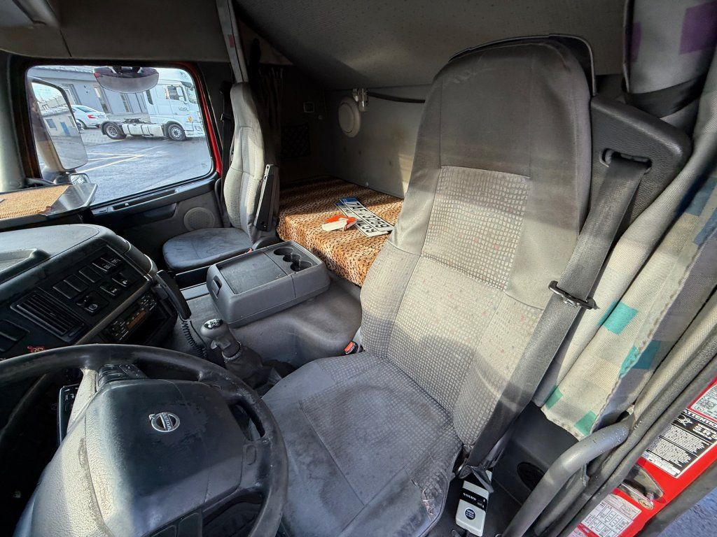 Kamion sa ceradom Volvo FM260 EURO 3: slika 15