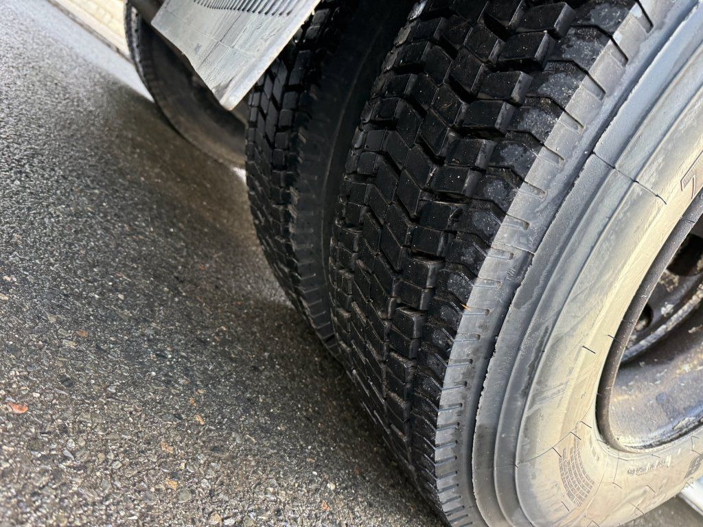 Kamion sa ceradom Volvo FM260 EURO 3: slika 10