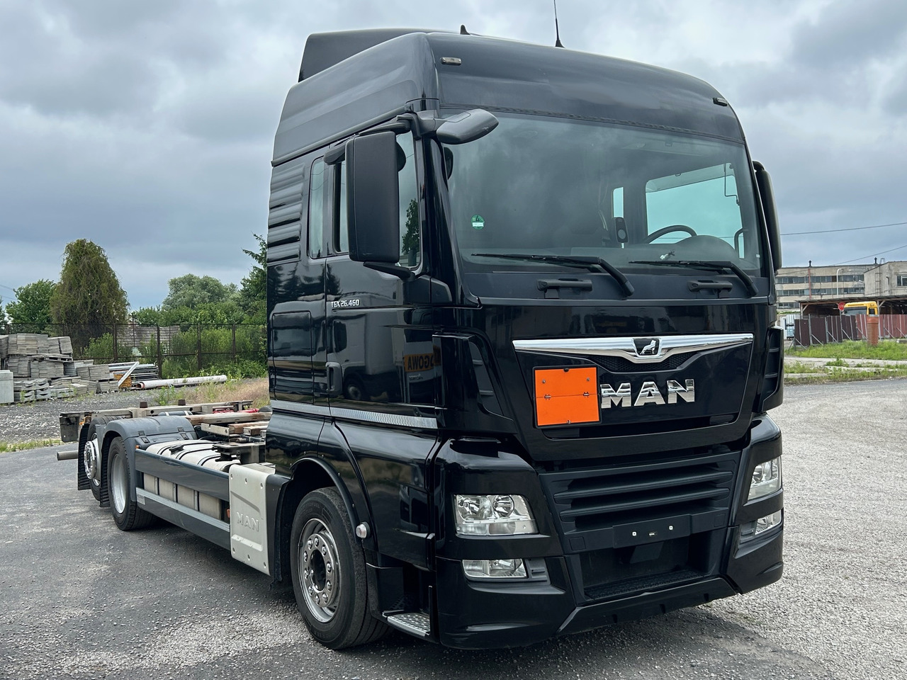 Kamion sa golom šasijom i zatvorenom kabinom MAN TGX 26.460 / ACC / BDF MULTI / E6 / LOWDECK: slika 14