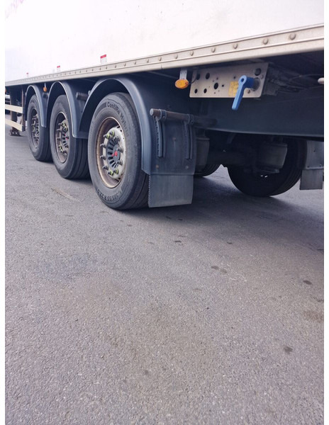 Poluprikolica sa zatvorenim sandukom Fruehauf: slika 6 Poluprikolica sa zatvorenim sandukom Fruehauf: slika 6