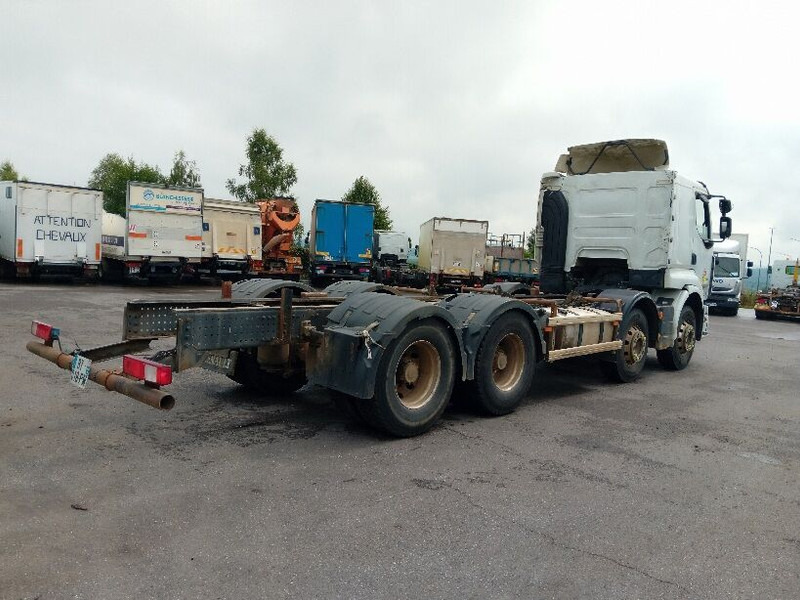 Renault Premium Lander - Kamion sa golom šasijom i zatvorenom kabinom: slika 3 Renault Premium Lander - Kamion sa golom šasijom i zatvorenom kabinom: slika 3