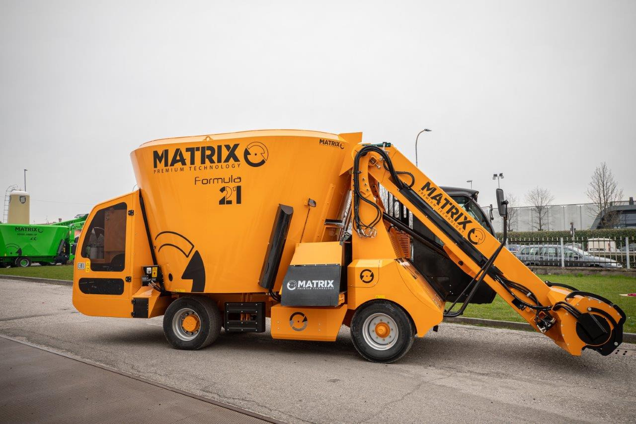 MATRIX formula - Prikolica za mešanje stočne hrane: slika 2 MATRIX formula - Prikolica za mešanje stočne hrane: slika 2