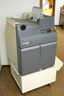 GBC AP-2 automatic punching machine - Mašina za uvezivanje knjiga: slika 1 GBC AP-2 automatic punching machine - Mašina za uvezivanje knjiga: slika 1