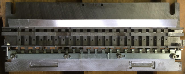 GBC AP-2 automatic punching machine - Mašina za uvezivanje knjiga: slika 4 GBC AP-2 automatic punching machine - Mašina za uvezivanje knjiga: slika 4
