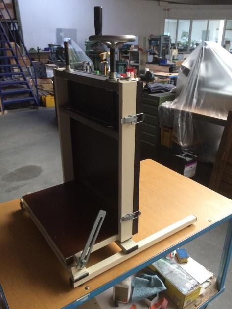 Müro 5000 A3 TM table top block gluing press - Mašina za uvezivanje knjiga: slika 1 Müro 5000 A3 TM table top block gluing press - Mašina za uvezivanje knjiga: slika 1