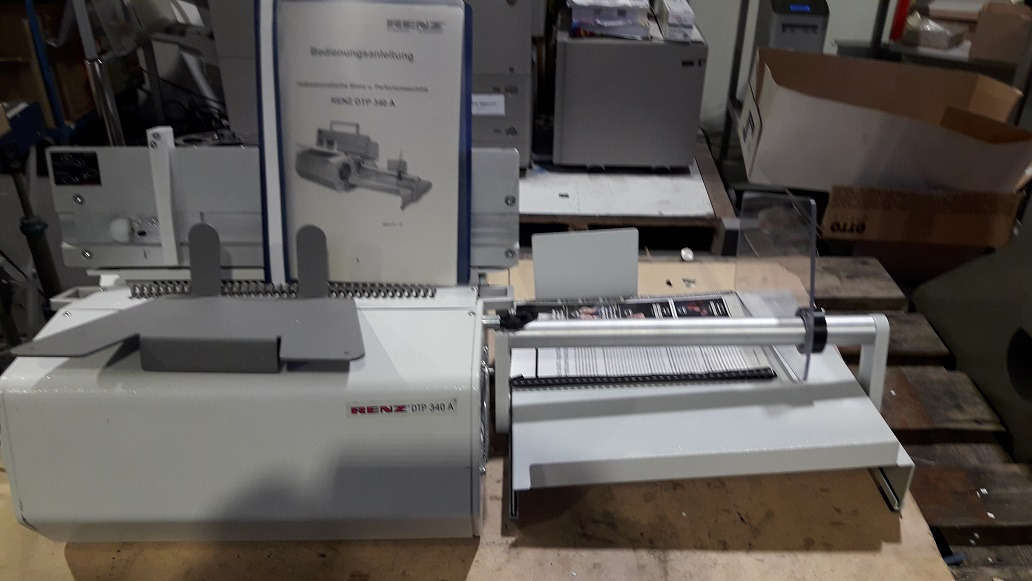 Semi-automatic table punching machine Christian Renz DTP 340 A with calendar tooling - Štamparska mašina: slika 1 Semi-automatic table punching machine Christian Renz DTP 340 A with calendar tooling - Štamparska mašina: slika 1