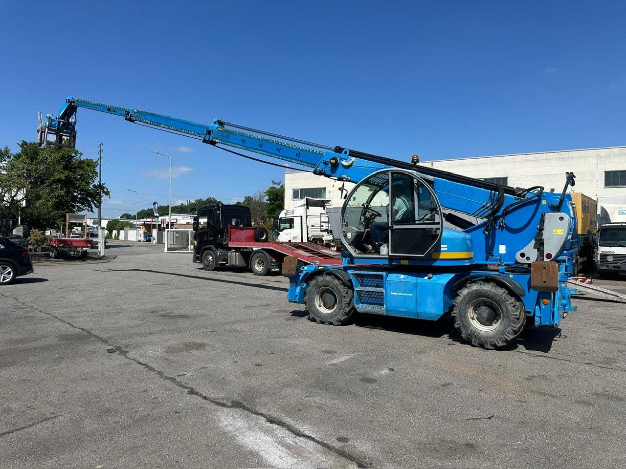 Genie Terex GTH 4018 SR/4x4/ ROTO - Vazdušna platforma montirana na kamion: slika 1 Genie Terex GTH 4018 SR/4x4/ ROTO - Vazdušna platforma montirana na kamion: slika 1