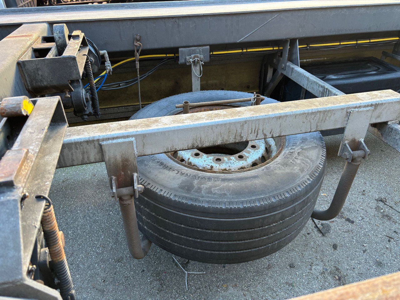 Jung R. TOP ZUSTAND / MICHELIN Ber. - Abrol/ Autopodizač prikolica: slika 4 Jung R. TOP ZUSTAND / MICHELIN Ber. - Abrol/ Autopodizač prikolica: slika 4