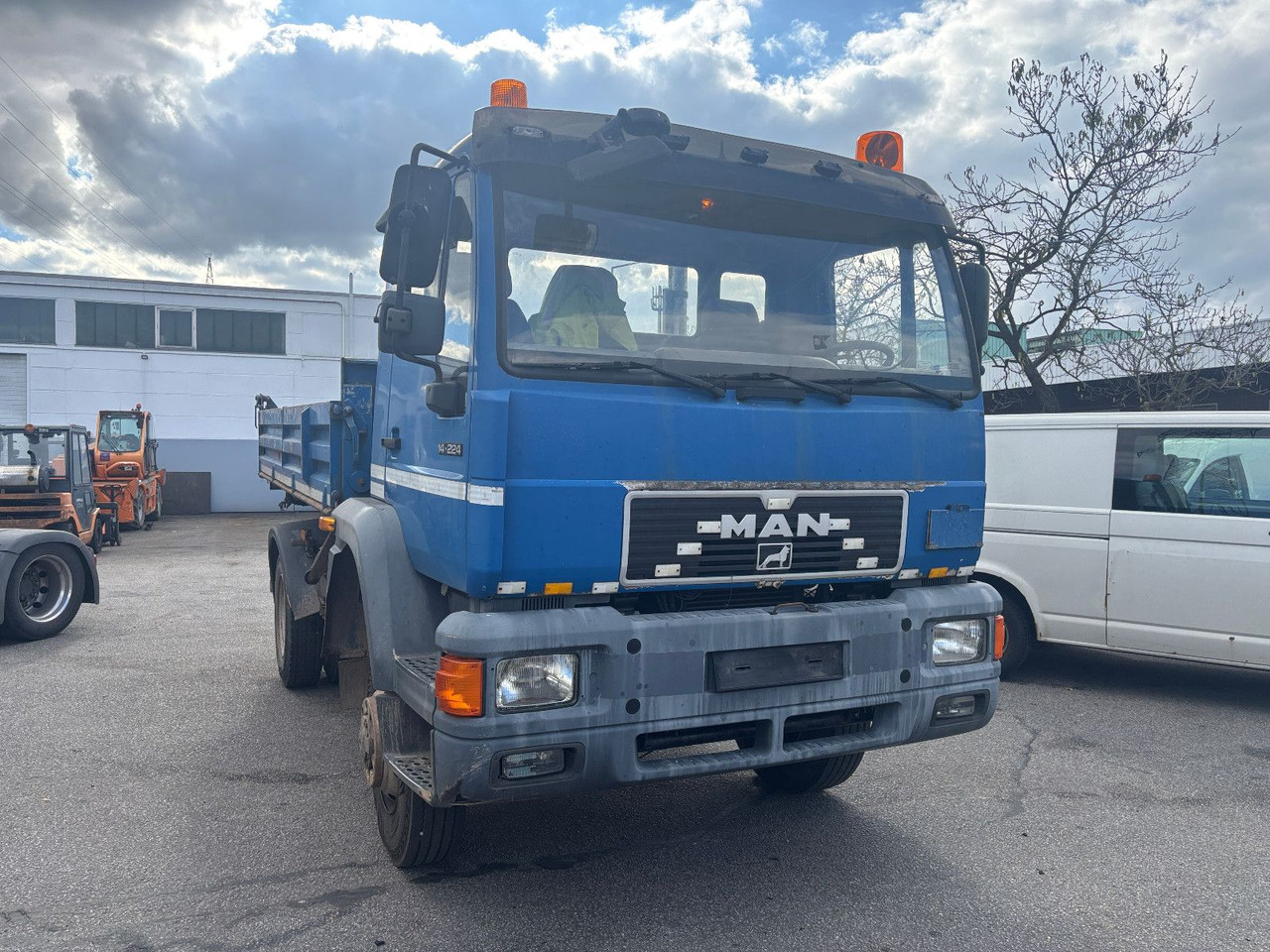 MAN 14.224 12.220 4x4 Meiller 3 Seitenkipper - Istovarivač: slika 4 MAN 14.224 12.220 4x4 Meiller 3 Seitenkipper - Istovarivač: slika 4