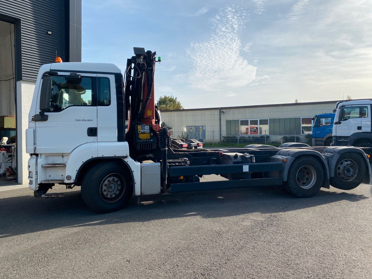 MAN TGS 26.320 26.440 PALFINGER FUNK MAN TGS 26.320 26.440 PALFINGER FUNK - Kamion sa golom šasijom i zatvorenom kabinom, Kamion sa dizalicom: slika 3 MAN TGS 26.320 26.440 PALFINGER FUNK MAN TGS 26.320 26.440 PALFINGER FUNK - Kamion sa golom šasijom i zatvorenom kabinom, Kamion sa dizalicom: slika 3
