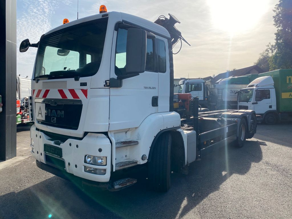 MAN TGS 26.320 26.440 PALFINGER FUNK - Kamion sa golom šasijom i zatvorenom kabinom, Kamion sa dizalicom: slika 4 MAN TGS 26.320 26.440 PALFINGER FUNK - Kamion sa golom šasijom i zatvorenom kabinom, Kamion sa dizalicom: slika 4