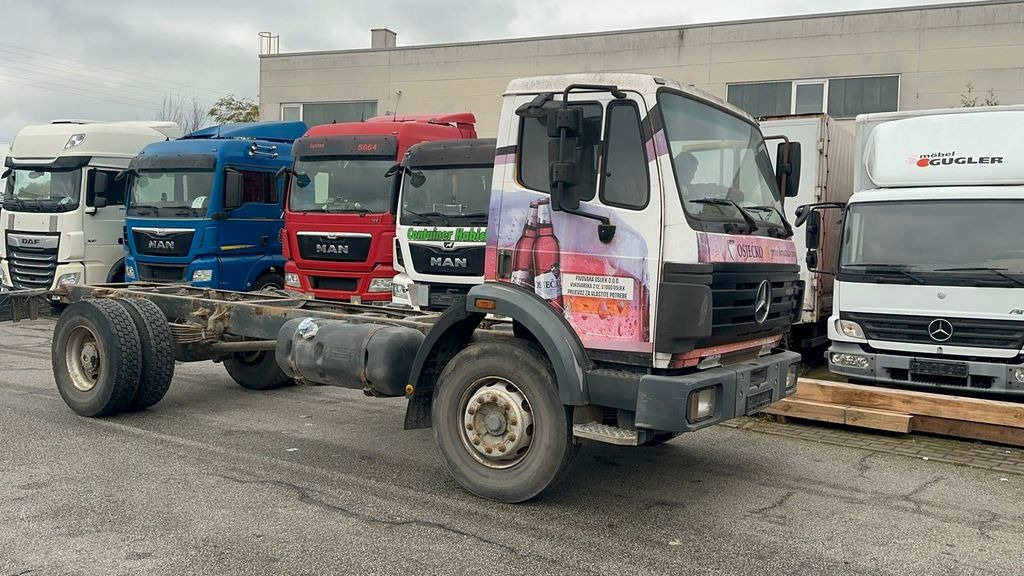 Mercedes-Benz 1820 AP Achse/Blatt/5x vorhanden - Kamion sa golom šasijom i zatvorenom kabinom: slika 1 Mercedes-Benz 1820 AP Achse/Blatt/5x vorhanden - Kamion sa golom šasijom i zatvorenom kabinom: slika 1