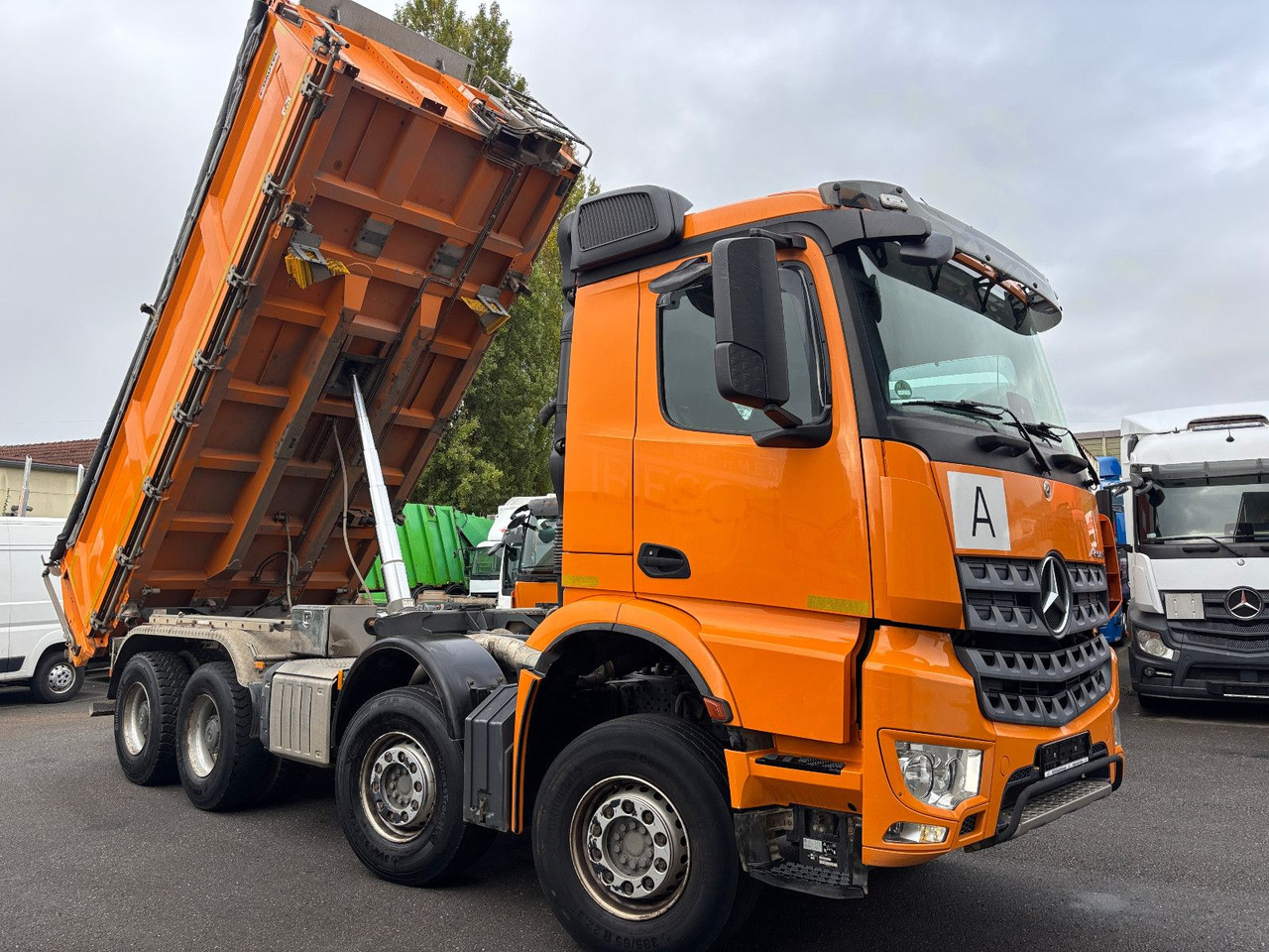 Mercedes-Benz Arocs 3248 8x4 MP5 Bordmatik/Klima/Plane - Istovarivač: slika 4 Mercedes-Benz Arocs 3248 8x4 MP5 Bordmatik/Klima/Plane - Istovarivač: slika 4