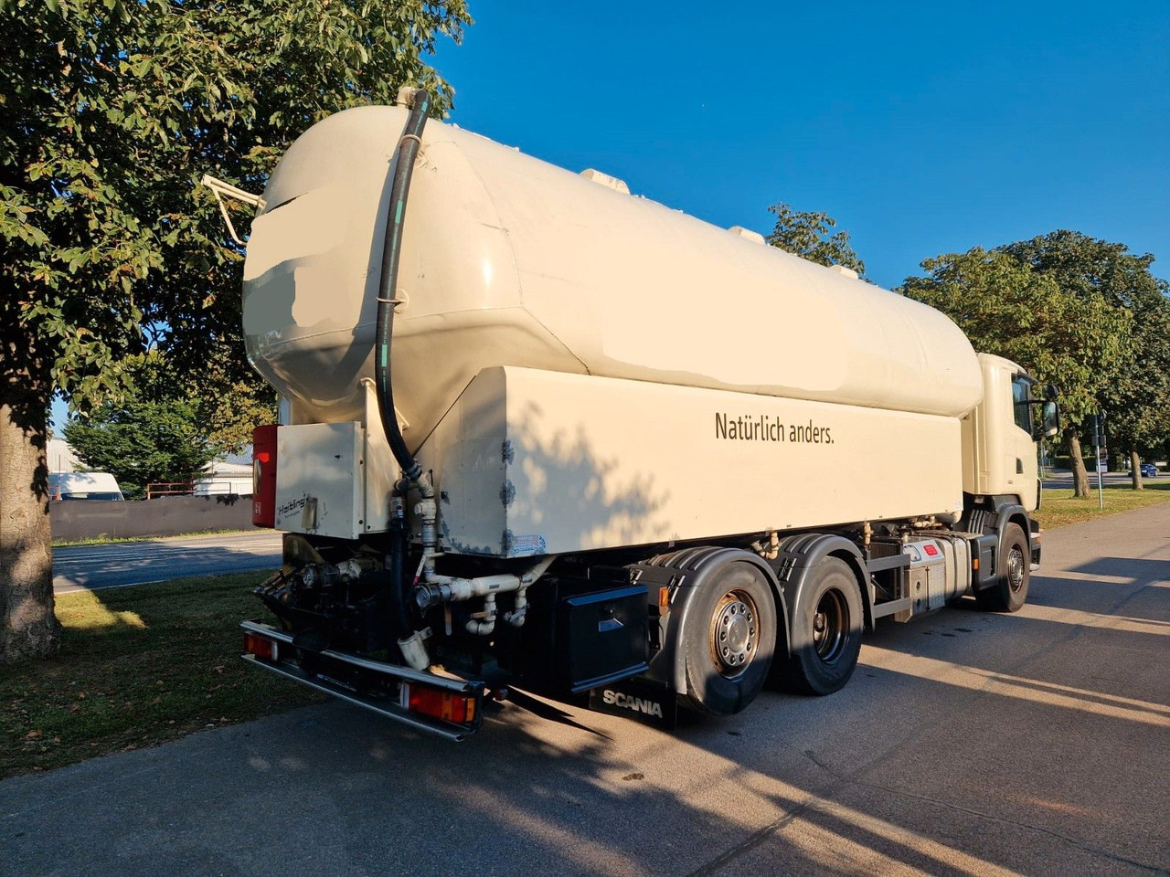 Scania R440 31m³ SILO 4 Kammer/Retarder/Kompressor/Lift - Kamion cisterna: slika 3 Scania R440 31m³ SILO 4 Kammer/Retarder/Kompressor/Lift - Kamion cisterna: slika 3