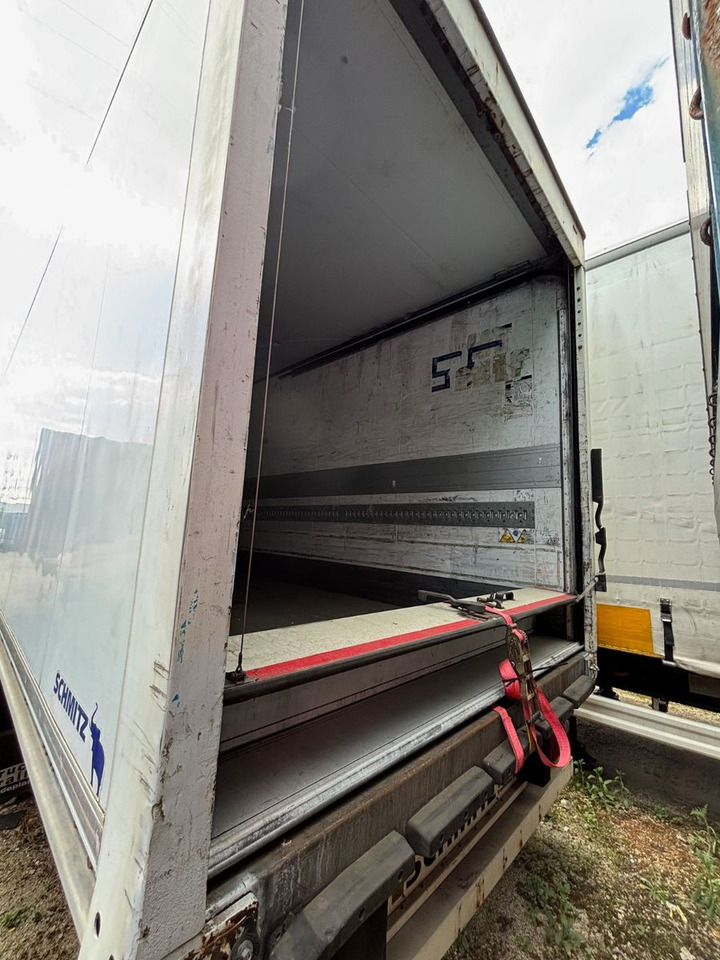 Schmitz Cargobull SKO18/L-13 Luft/Scheibenbremse - Poluprikolica sa zatvorenim sandukom: slika 3 Schmitz Cargobull SKO18/L-13 Luft/Scheibenbremse - Poluprikolica sa zatvorenim sandukom: slika 3