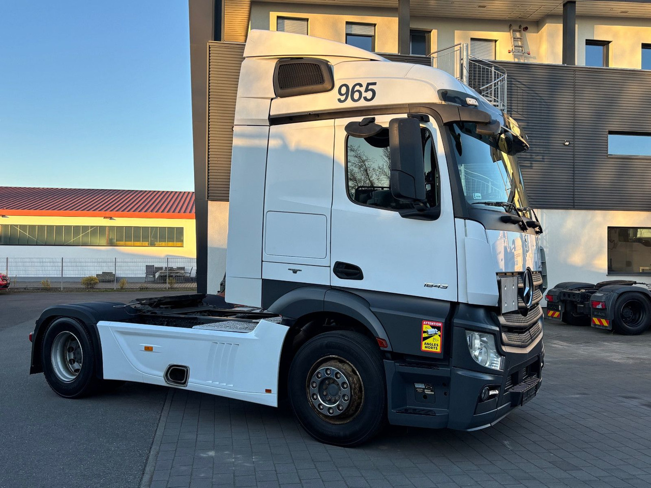Mercedes-Benz Actros 1843 1845 - Tegljač: slika 3 Mercedes-Benz Actros 1843 1845 - Tegljač: slika 3