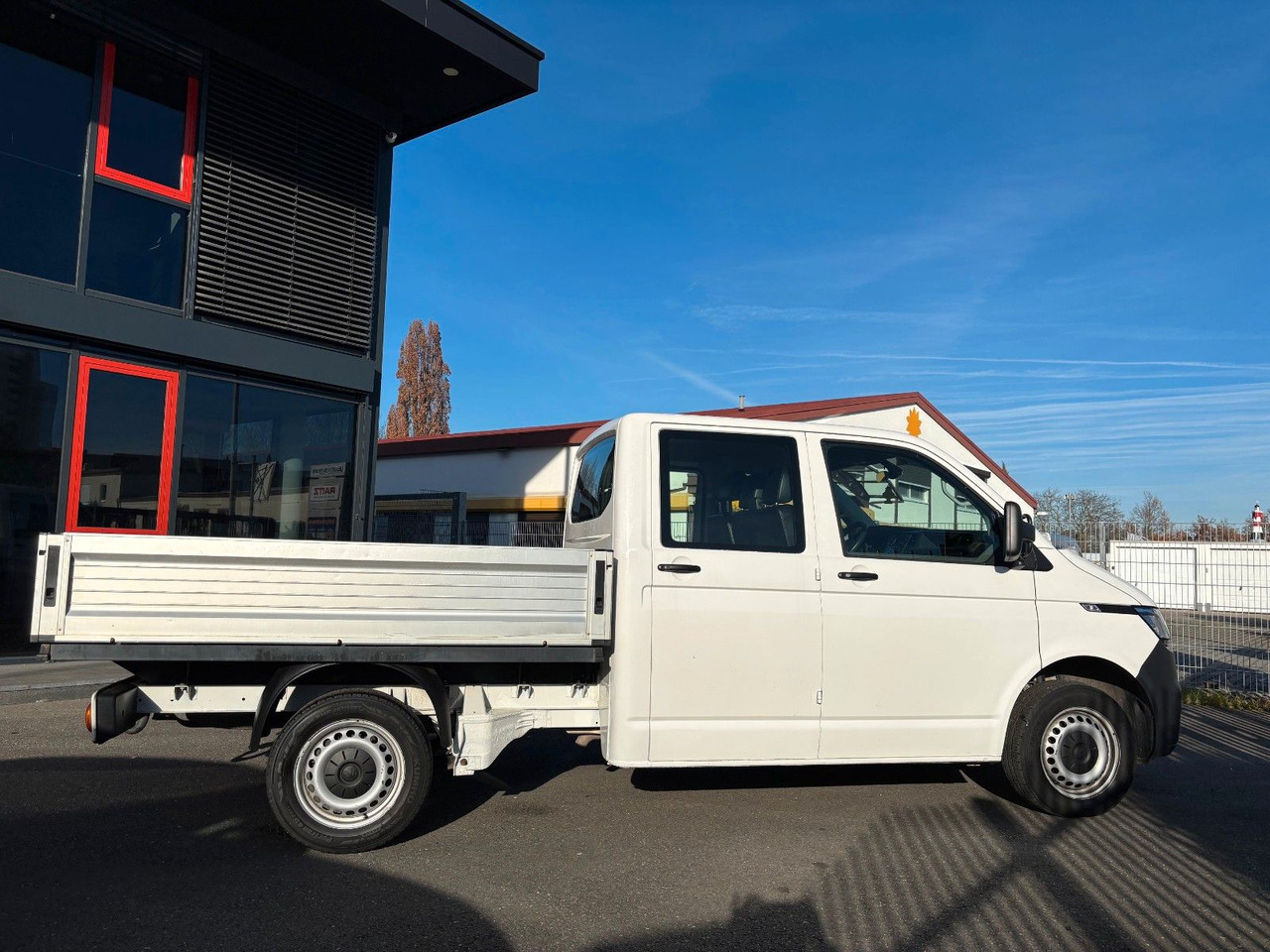 Volkswagen T6 Transporter DOKA 5 Sitze Volkswagen T6 Transporter DOKA 5 Sitze - Dostavno vozilo s ravnom platformom, Dostavno vozilo sa duplom kabinom: slika 4 Volkswagen T6 Transporter DOKA 5 Sitze Volkswagen T6 Transporter DOKA 5 Sitze - Dostavno vozilo s ravnom platformom, Dostavno vozilo sa duplom kabinom: slika 4